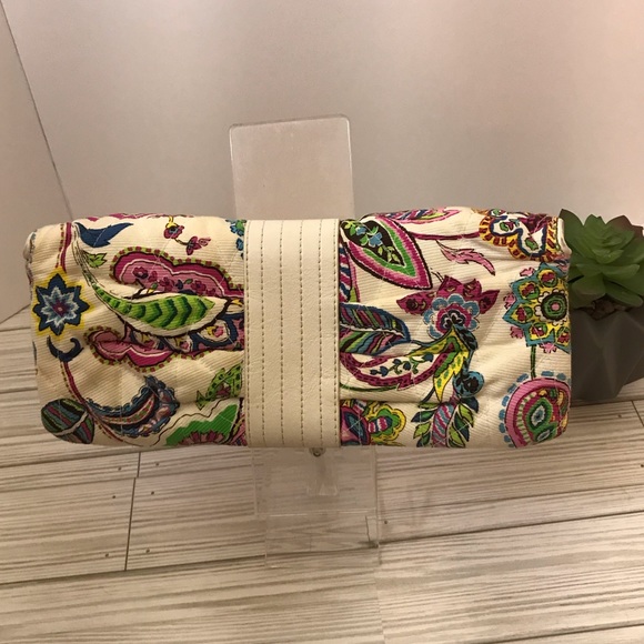 Cute colorful vera Bradley clutch - Picture 4 of 11